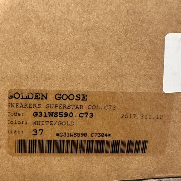 Golden Goose Superstar Sneakers with Gold and Gray Accents - Picture 4 of 4